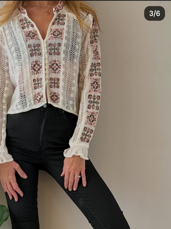 Zara Tops - Boho White Embroidered Button-Front Blouse